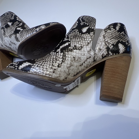 Vince Camuto Snakeskin Ankle Boots 9 Brown Leather Chunky Heel Bootie Excellent - Picture 4 of 6